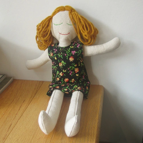 Free Sewing Pattern PDF, Classic Rag Doll by Amie Scott Sews https://amie-scott.com/2015/08/28/rag-doll-sewing-instructions/